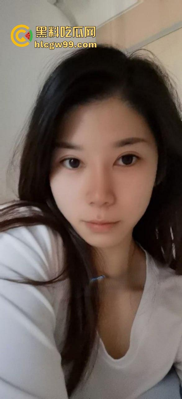 上海【蒋州婷】金主给钱太多卖骚逼被反手曝光，顶级蜜桃臀扭得浪死人，藏不住母狗贱样！  第2张