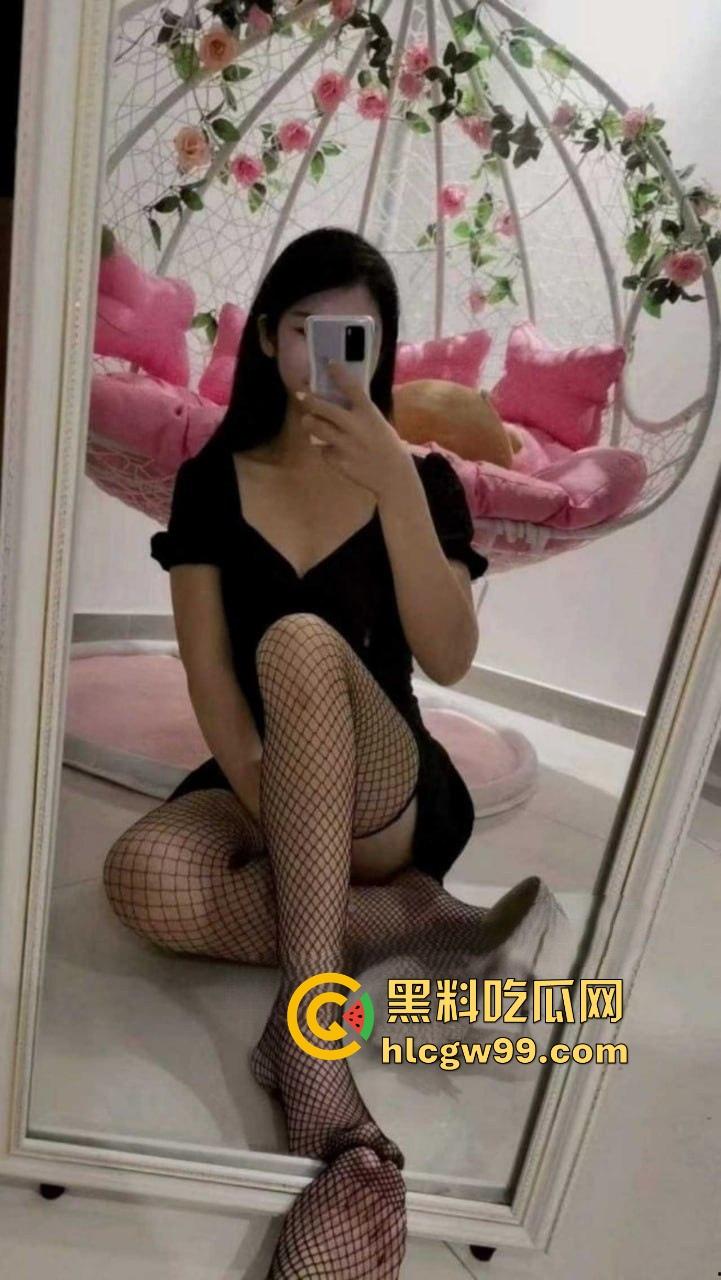 上海【蒋州婷】金主给钱太多卖骚逼被反手曝光，顶级蜜桃臀扭得浪死人，藏不住母狗贱样！  第6张