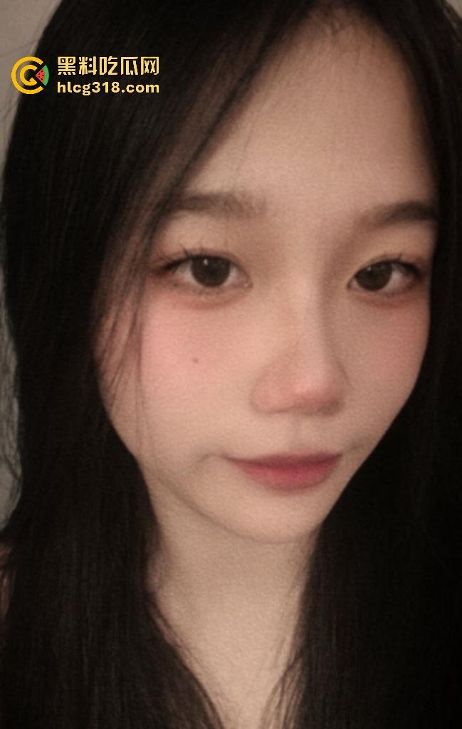 反差大学生屁眼放钻石！彩虹自慰棒插逼里又拿来舔淫水！剃逼毛后狂长和金主做爱，刺得金主喊痛！  第2张