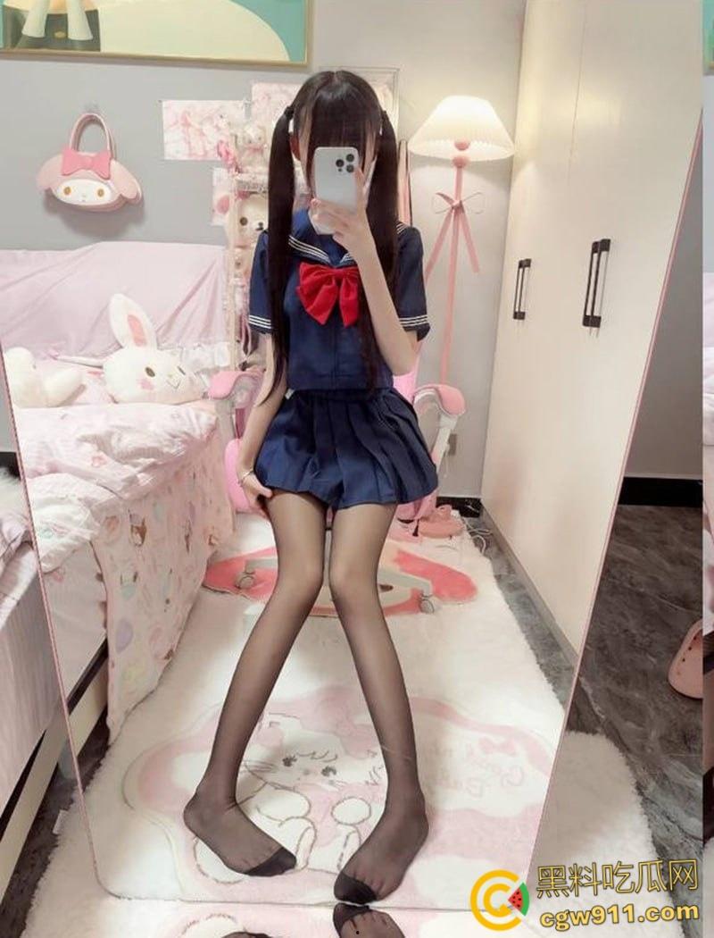 抖音网红萝莉【呆呆呓】，JK制服户外假屌自慰，线下约炮被大哥调教，狗链无套后入猛操，嫩穴高潮喷汁！  第4张