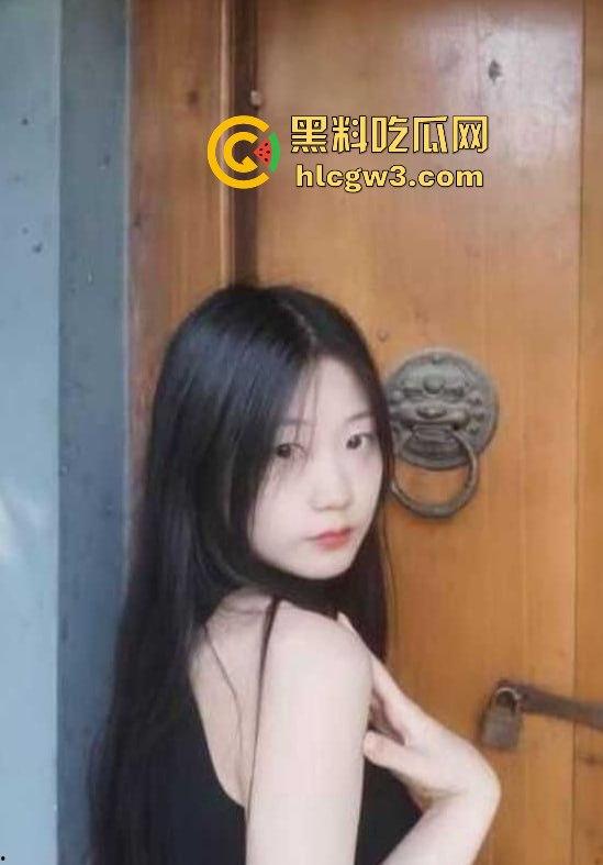 吉林大学甜美学妹『张艺涵』自慰骚照满天飞，清纯脸皮遮不住骚得掉渣的母狗心，网调可以接受圣水洗礼！  第11张