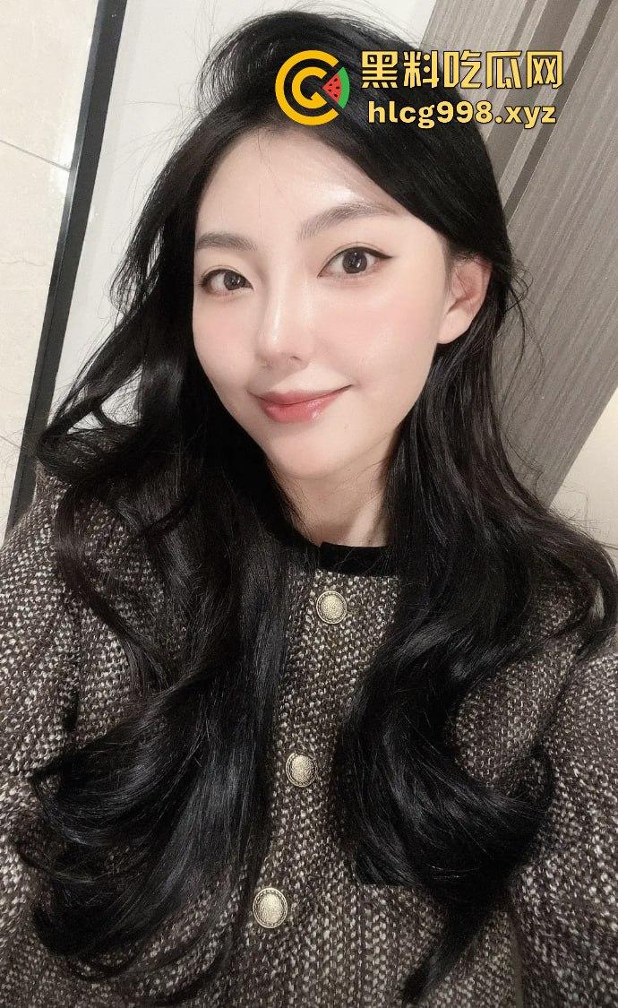 抖音1万粉丝小网红【偷走一头猪猪】！清秀女神转型黄播，啤酒瓶激情自慰，长腿裸舞跳得你直上头！  第2张