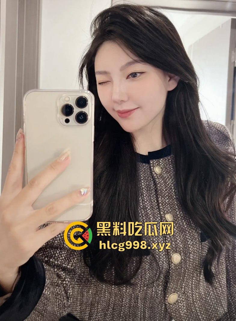 抖音1万粉丝小网红【偷走一头猪猪】！清秀女神转型黄播，啤酒瓶激情自慰，长腿裸舞跳得你直上头！  第4张