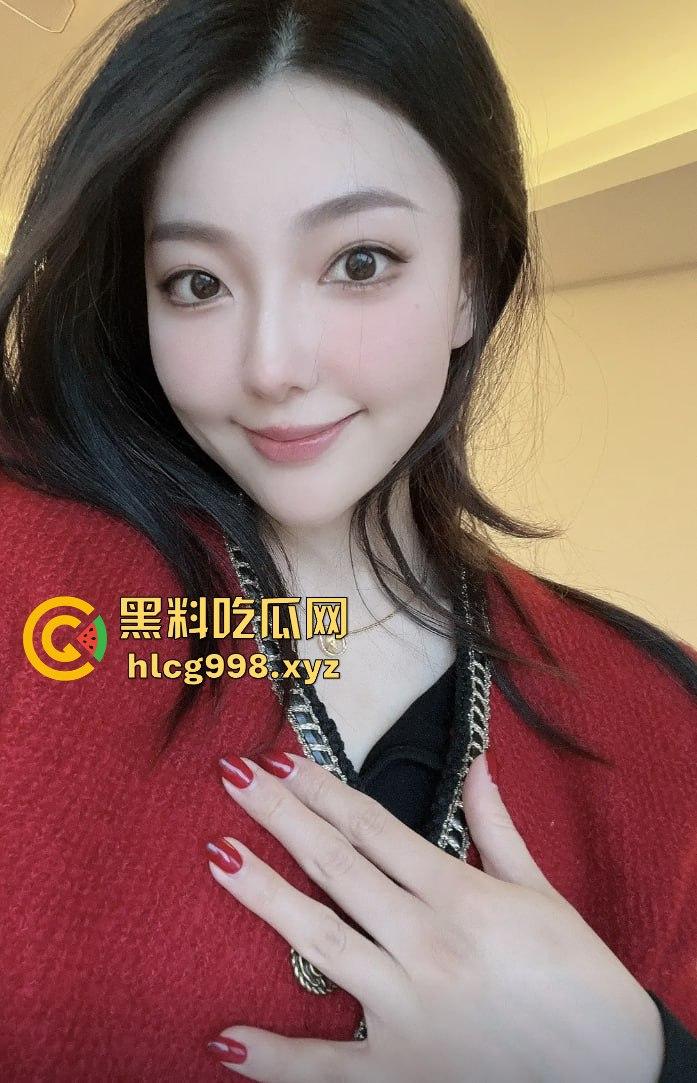 抖音1万粉丝小网红【偷走一头猪猪】！清秀女神转型黄播，啤酒瓶激情自慰，长腿裸舞跳得你直上头！  第8张