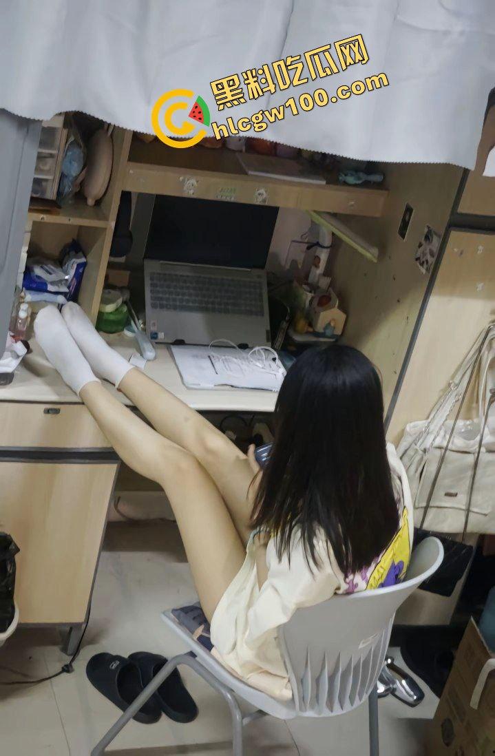 湖北生态工程大专清纯甜御白丝妹『曹桉梅』床上自慰抠逼粉嫩美穴 流水淫叫娇喘发金主！原创独家流出！  第1张