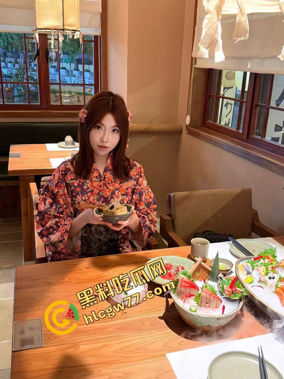 贵州厂妹【齐雨姗】20岁极品身材反差婊 大奶翘臀肌肤白嫩 被金主爸爸各种调教 性爱私拍流出！  第3张