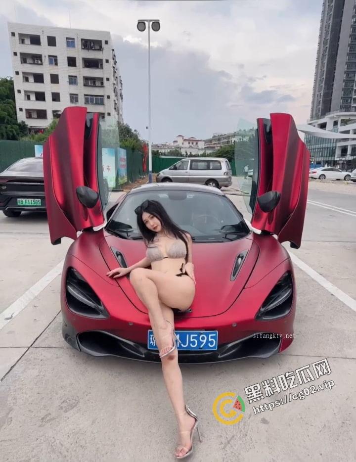 秀人网极品女神嫩模 阿姣 颜值身材天花板 全裸开豪车+姐妹双人互吃奶头 白虎骚逼诱惑十足 付费私拍流出  第3张