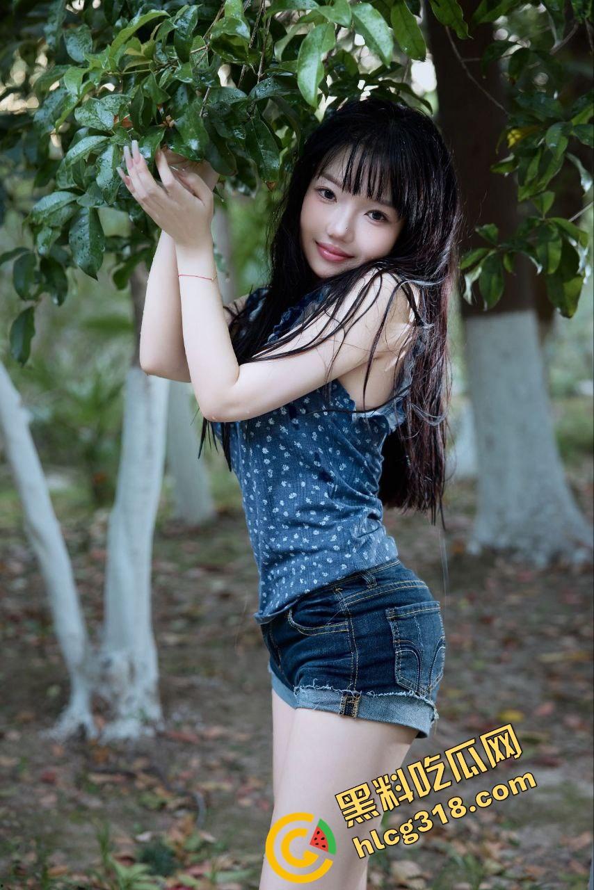 南昌服装店老板娘『孙璐』蜜桃臀母狗桌上被调教，贱样子全出来了，好屁股必须后入爆操才带劲！  第3张