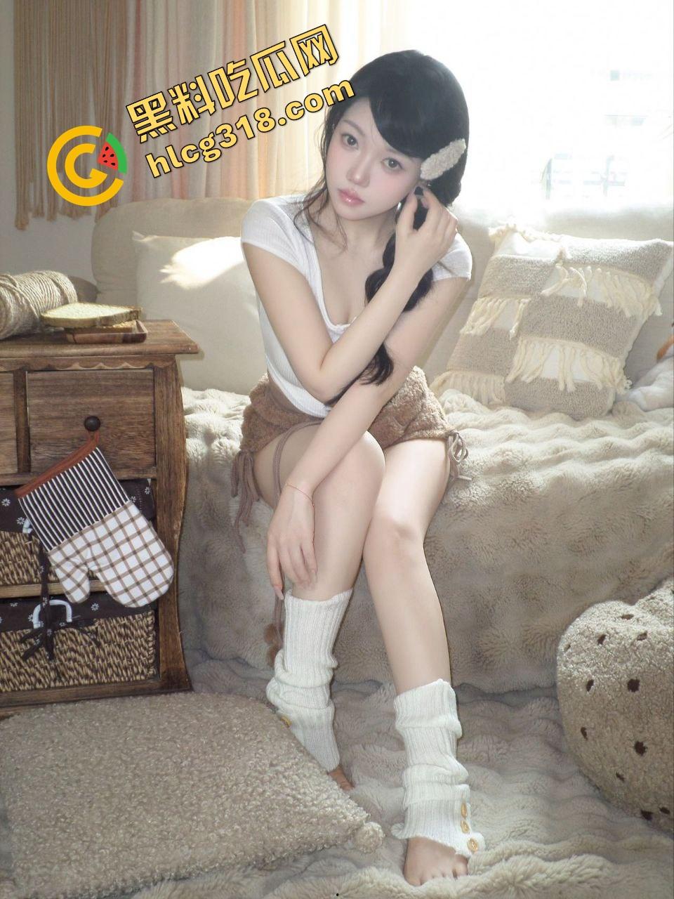 南昌服装店老板娘『孙璐』蜜桃臀母狗桌上被调教，贱样子全出来了，好屁股必须后入爆操才带劲！  第6张