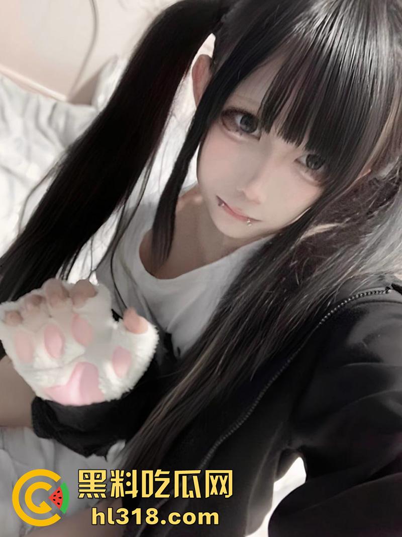 约炮172cm极品萝莉，肌肤如牛奶般白嫩，美乳硕大蜜桃臀饱满，小穴粉嫩无毛，这波的确是羡慕了啊！  第1张