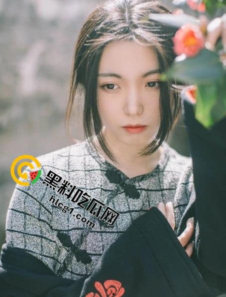 网红美女兔牙蛇蛇 表面上看是清纯美女想不到私底下有如此淫荡的一面 化身魅魔疯狂榨精  第2张