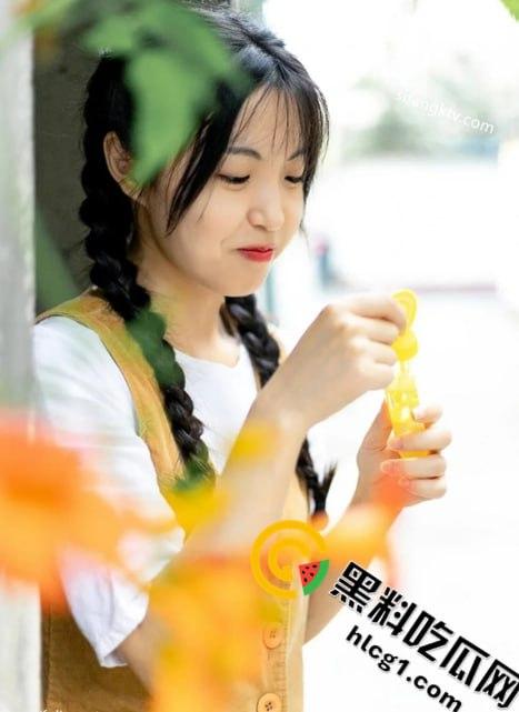 网红美女兔牙蛇蛇 表面上看是清纯美女想不到私底下有如此淫荡的一面 化身魅魔疯狂榨精  第3张