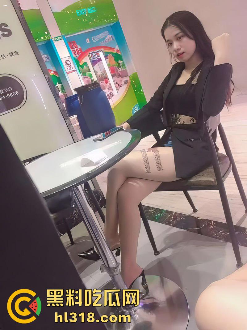 河北邯郸白领【胡思敏】，极品身材反差尤物，背着男友被领导无情打桩爆操，分手后视频遭男友流出！  第3张