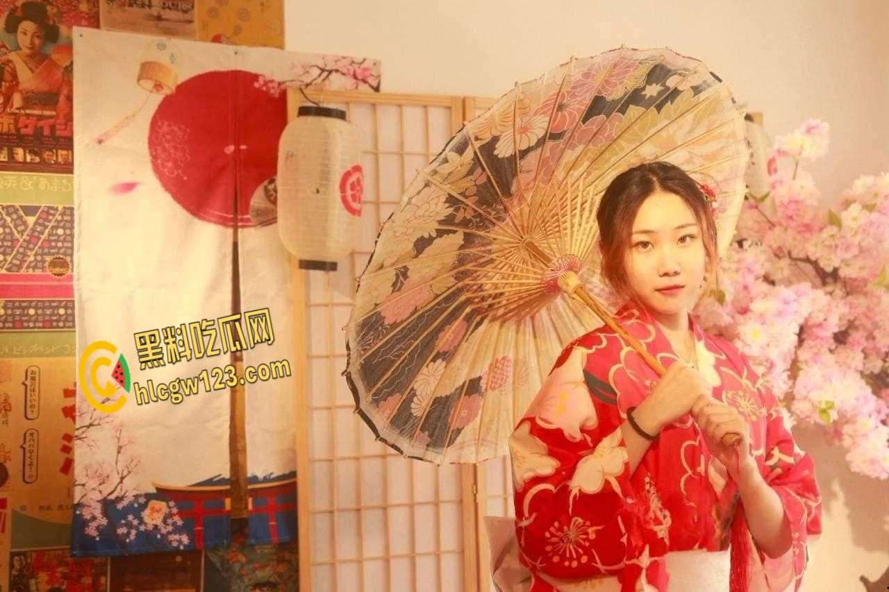 清纯学生妹用身体帮炮友过生日，唱完生日快乐歌就直接开始，真是个懂事的小母狗！  第4张