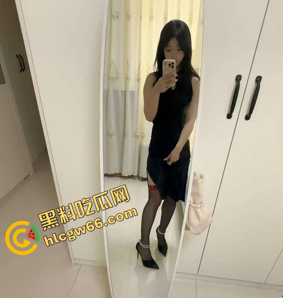 山东青岛06年高三嫩妹【胡雯欣】清纯皮下藏淫母狗，性欲烧脑被网友远程调教一个月，浪成烂洞满手淫水嗷嗷求干！  第1张