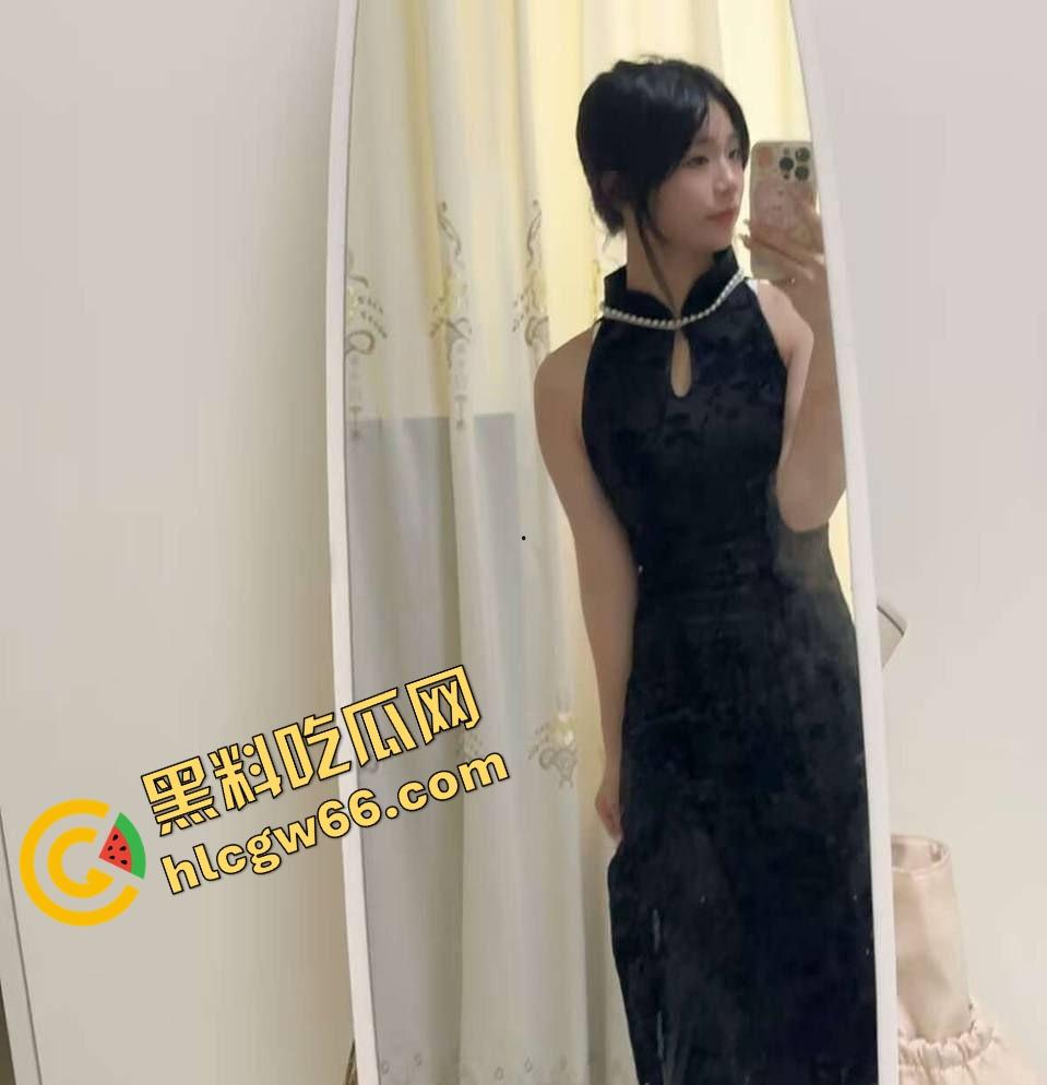 山东青岛06年高三嫩妹【胡雯欣】清纯皮下藏淫母狗，性欲烧脑被网友远程调教一个月，浪成烂洞满手淫水嗷嗷求干！  第2张