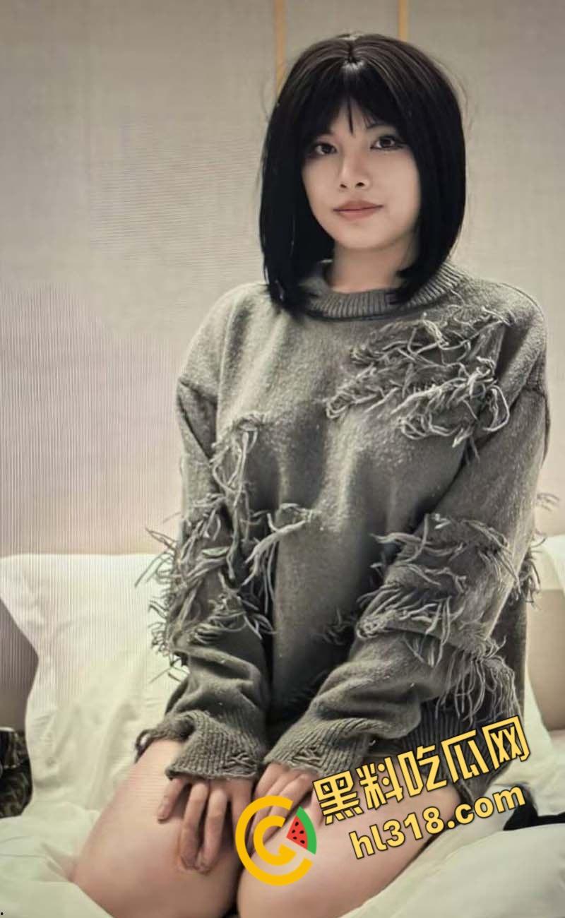 广东性感短发嫩妹【舒雅】，与男友做爱自拍分手后惨遭曝光，丰满翘臀母狗被后入爆操，完美露脸表情诱惑 !  第1张