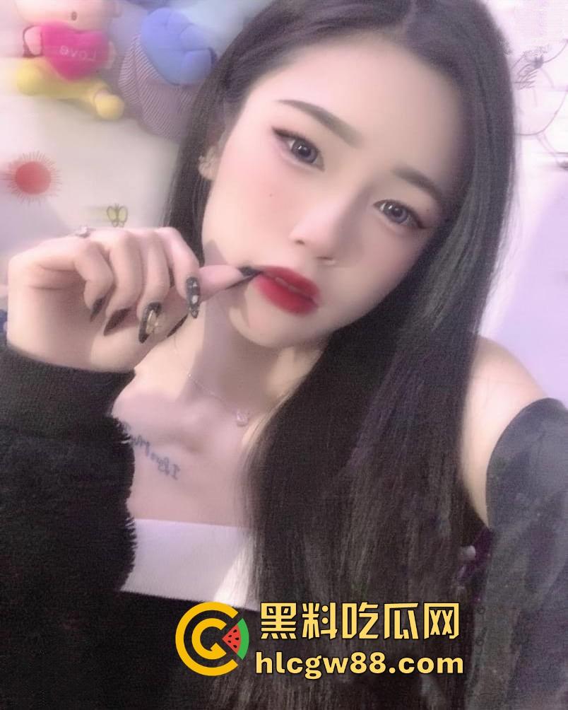 奶子再大也需要男人摩擦 杭州反差巨乳白领【莫婷婷】和男友居家性爱流出 这是有多爱奶子！  第2张