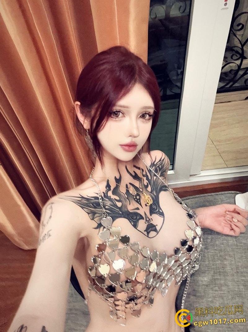 高颜值纹身御姐【琳琳】，极品颜值黑发媚眼，白虎粉穴三点全露，性感纹身妖娆吸睛，骚气直击灵魂！  第2张