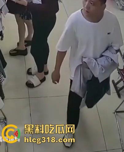 郑州女装店惊现射精男！枪法精准甩狙高手，秒射黑丝裤，瑜伽但哥们的审美一般，这都射得下去！  第4张