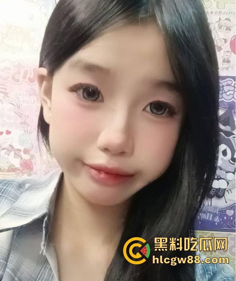 长沙工商职业学院极品学妹【陈梦怡】清纯面孔下的真面目曝光  在镜前嫩穴被干成淫靡水帘洞 第3张