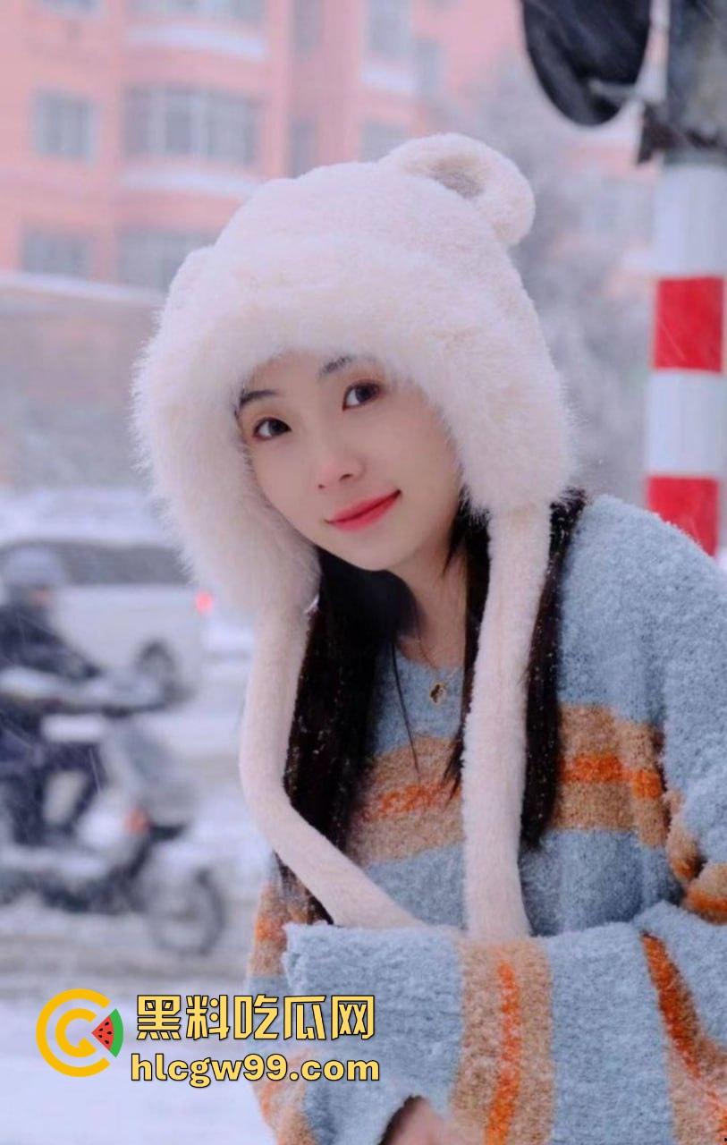 大连师范学院【吴美芳】清纯惹人怜，校内无数人的理想初恋，露脸裸聊视频遭曝光流出！  第3张