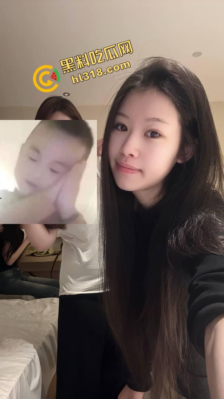 约炮美甲店少妇本想随便玩，结果喷成水龙头，直接喊兄弟组队3P，骚货嘴上说害羞下面一刻都不停！  第3张