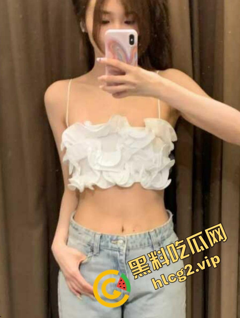 广西桂林旅游职业学院女生被脱光筷子插逼 白酒灌逼灌水泥！  第2张