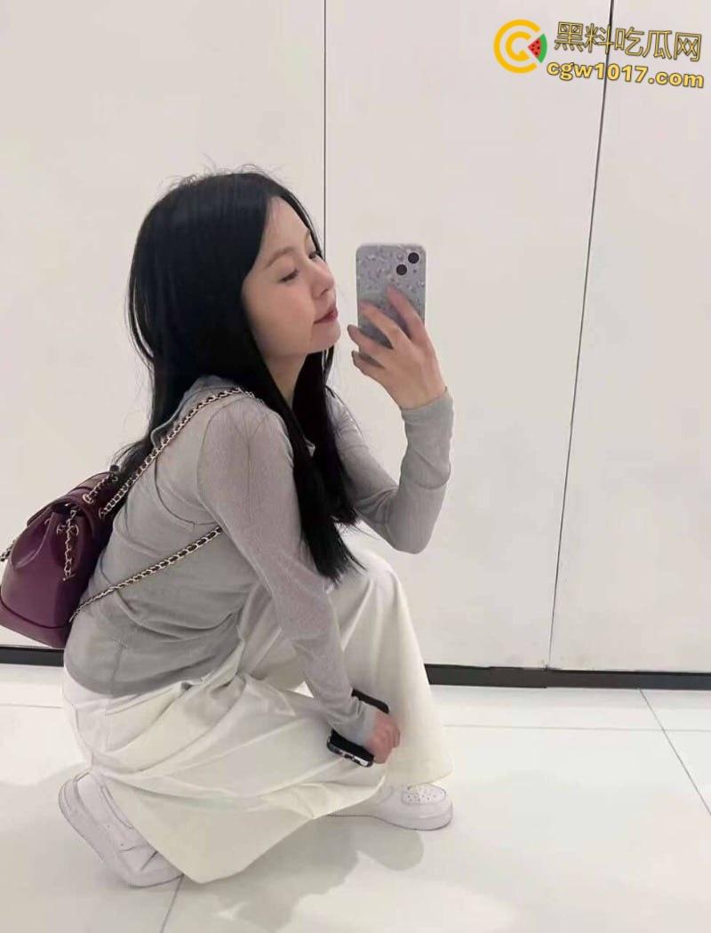 富二代约炮大神【fkabuto】，约操西安音乐学院气质尤物，露脸口交一脸骚样，蒙眼调教 无套爆操白浆四溢！  第1张