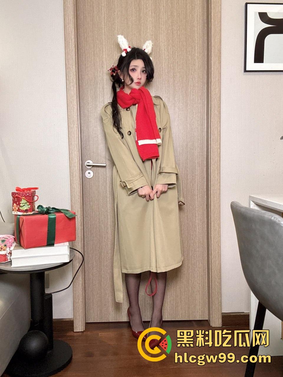 新年尤物福利【凉凉子】饱满巨乳黑丝长腿翘臀，扮成小骚货，极品身材榨干你的精液，光看都能撸三次！  第6张