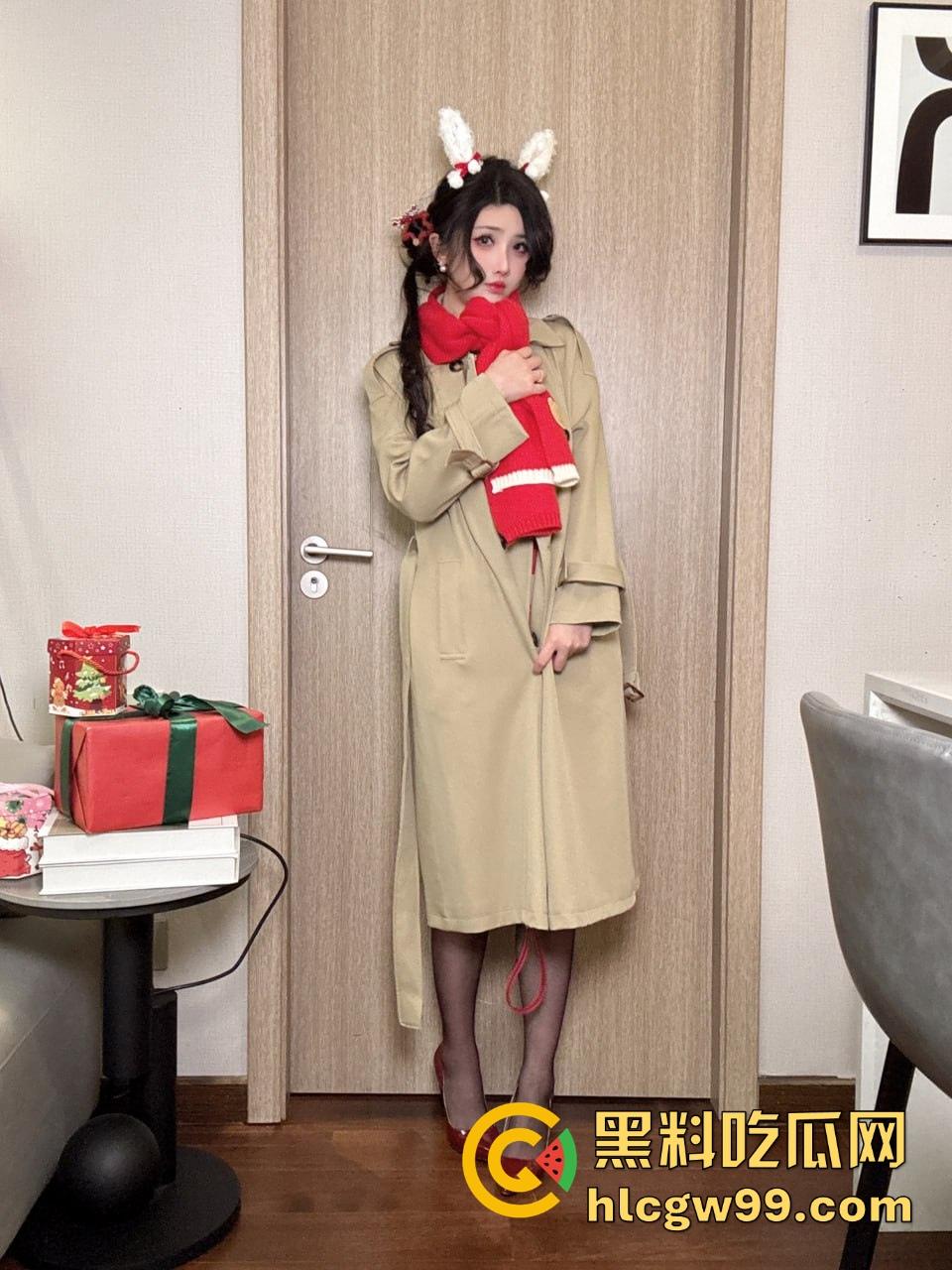 新年尤物福利【凉凉子】饱满巨乳黑丝长腿翘臀，扮成小骚货，极品身材榨干你的精液，光看都能撸三次！  第7张