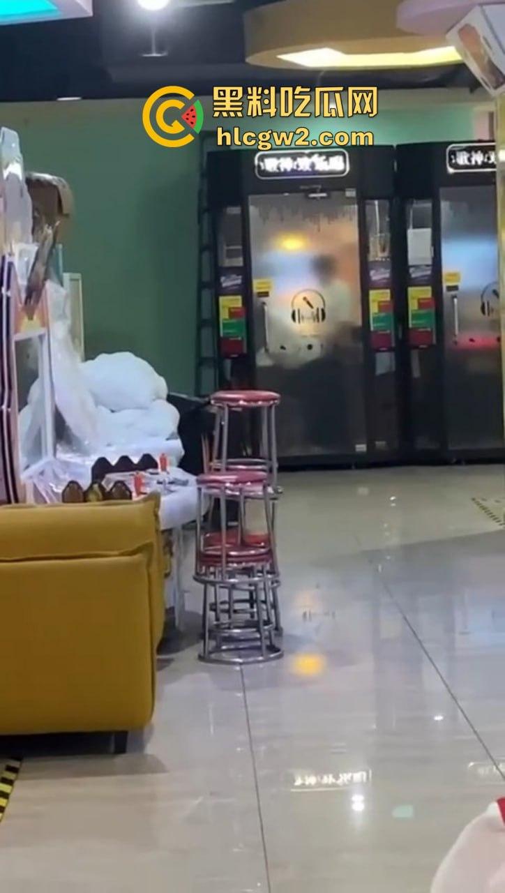 郑州万达K歌房变啪啪房！小情侣激情开战，小男友2分钟交卷，快枪手无疑！  第6张