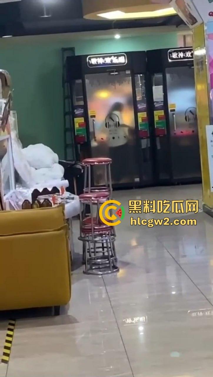 郑州万达K歌房变啪啪房！小情侣激情开战，小男友2分钟交卷，快枪手无疑！  第8张