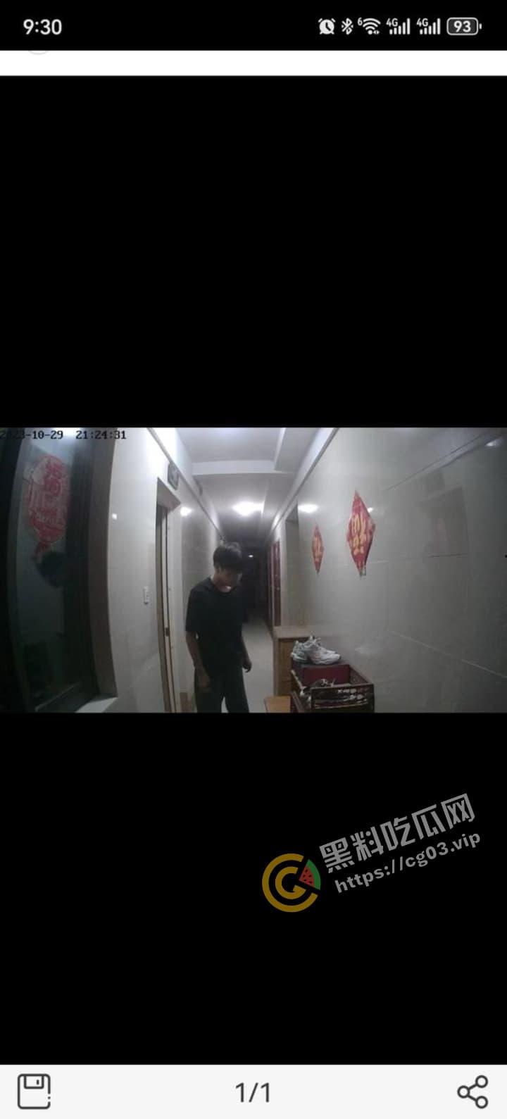 无锡 尚东雅园 变态恋物癖男子偷拿女业主鞋子打飞机 还裸体在过道游荡 被摄像头记录  第2张