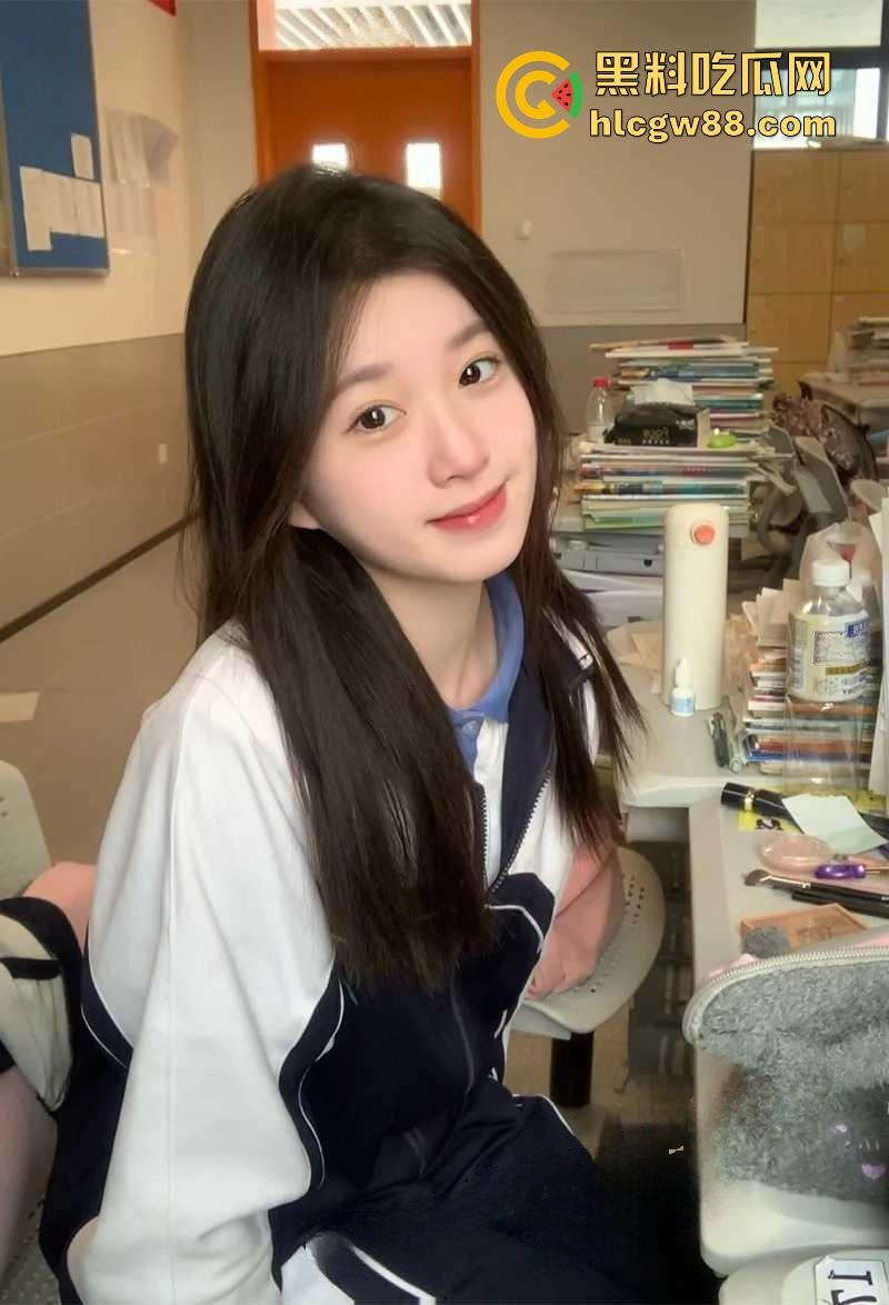 四川巴中职业技术学院00后嫩妹【陈婷婷】网上约炮勾搭求操 出轨视频被男友曝光！  第4张