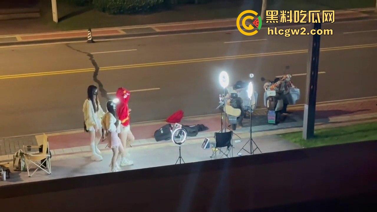 中国独特经济模式！女做直播男送外卖，直播累了外卖送，外卖累了直播看！完美循环，教育闭环成型！  第7张