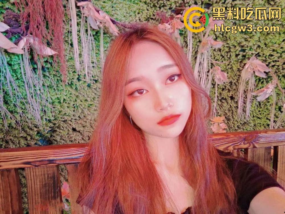 西安交大清纯校花【黎诗雨】私密自拍外流！清纯脸蛋配骚浪劲儿，男友大棒伺候叫声销魂惹全网嗨翻！  第1张