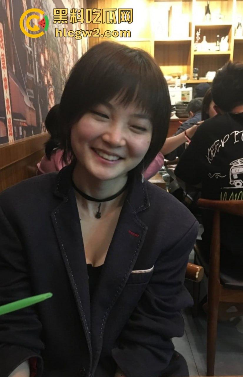 北京新晋绿帽男上线，爱玩刺激却挑剔！自家老婆被换妻大佬轮着享用，普通单男还不配上！  第17张