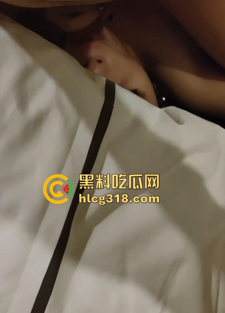 湖南软件技术职业技术大学【李思瑾】脚踏三只船翻车，网络聊骚约炮，前男友怒爆不良视频！  第8张