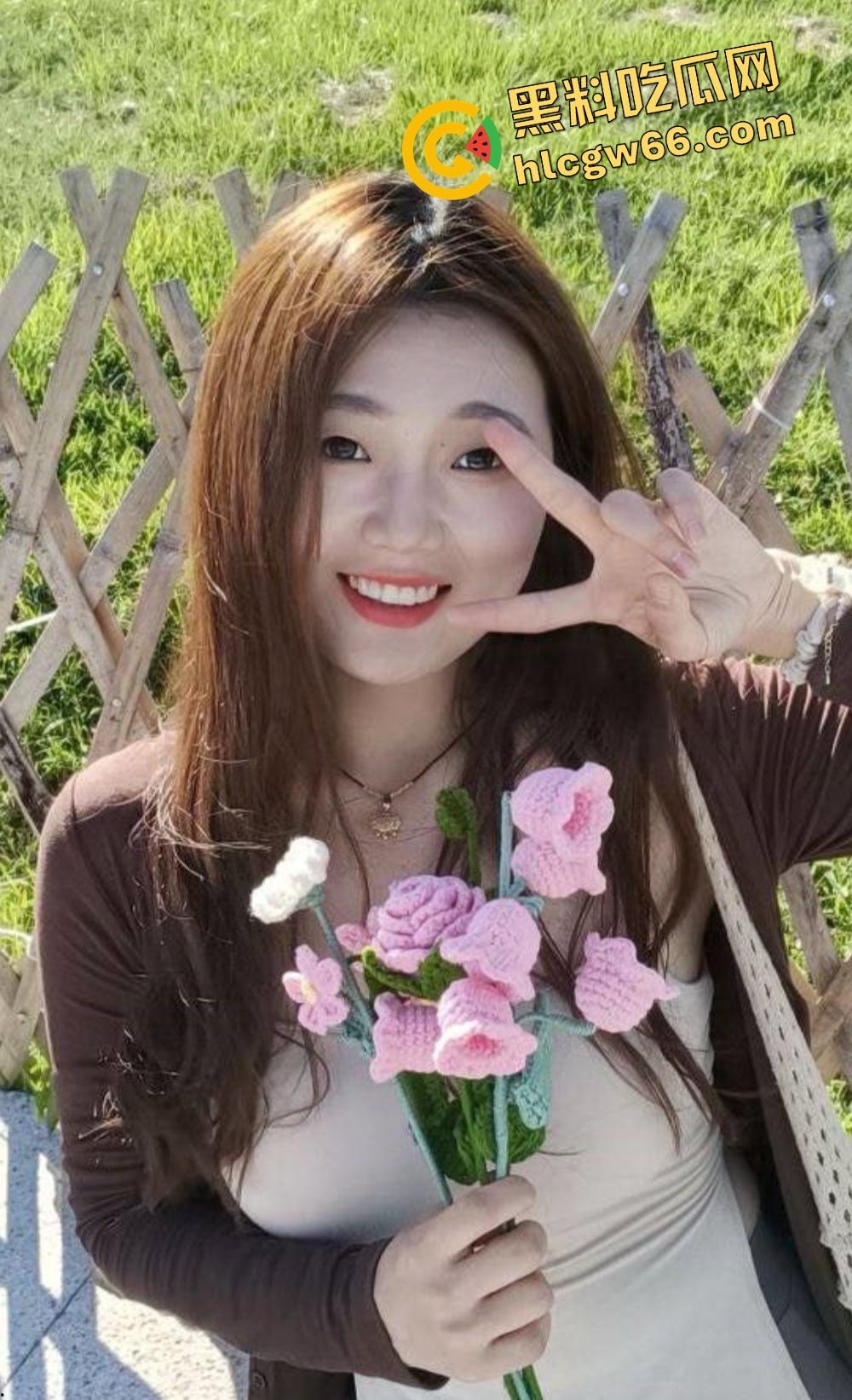 绵阳小龙坎老板娘『邱文倩』制服play干翻金主，火锅不一定好吃，但她的口活能让金主吃到高潮！  第7张