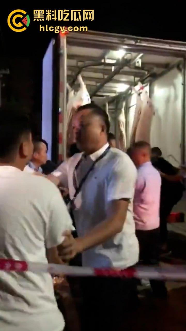 廉江风波起！廉江城管被指 “抢劫” 批发猪肉！执法行为还是权力滥用？  第4张