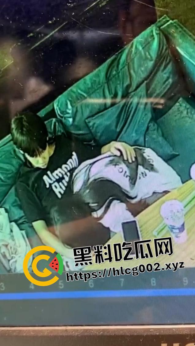 广西玉林仙尼奶茶店口交 初级中学【孙晓慧】在校高冷女神 在外反差风骚当众口交  第6张