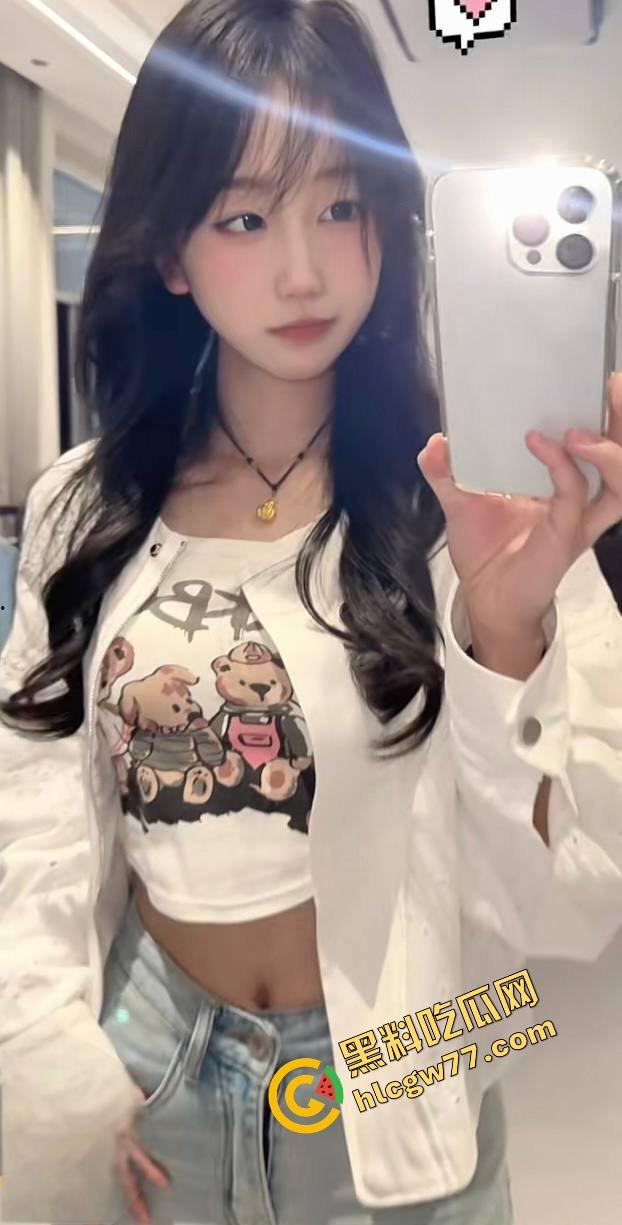 抖音网红『小痞太帅了』私拍流出！清纯女神变母狗 黑丝自慰淫水狂喷，金主无套后入猛操嫩穴！  第4张