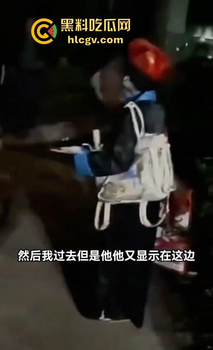 四川某小区大爷大妈遛弯险被僵尸小姐姐吓出屎尿！这清朝妆容真没谁了！  第5张