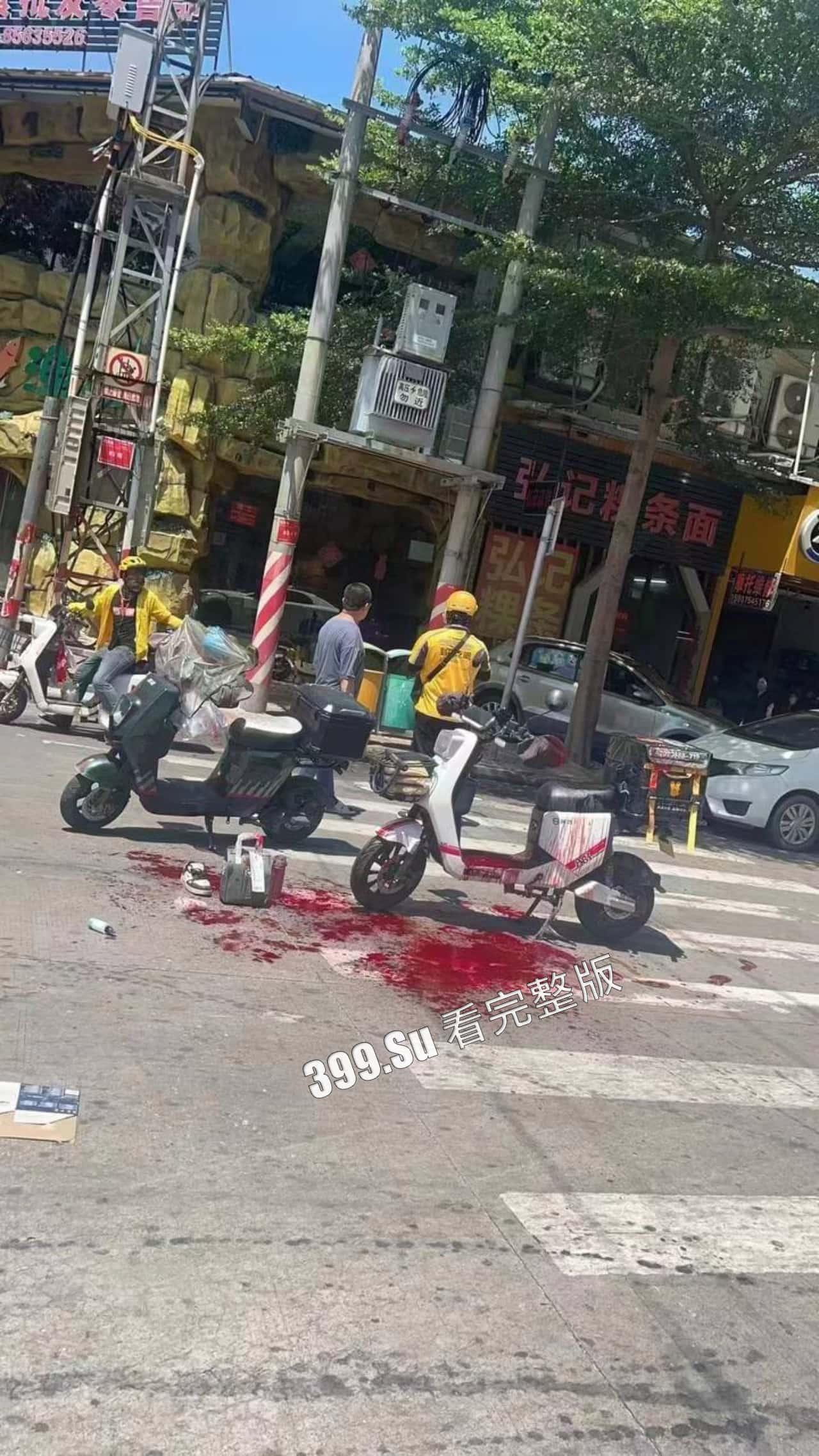 7.13盐城 文泽府邸小区 宝马车主 吸加料电子烟上头  连闯红灯朝人堆里撞 下车仍淡定打电话 现场视频惨烈 第11张