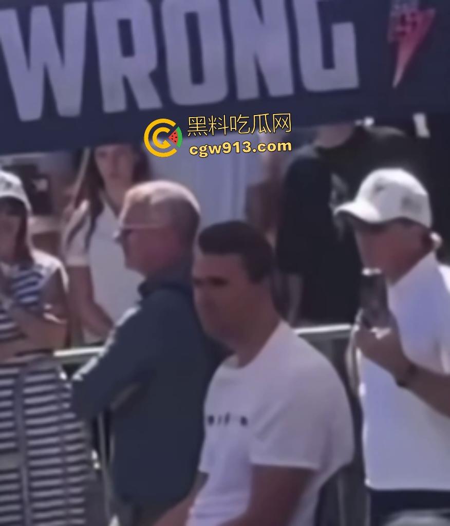 特朗普盟友【查理·科克】枪击惨死犹他谷大学！FBI全城搜捕抓住LGBTQ老人，特朗普下令全国半旗致哀！  第7张