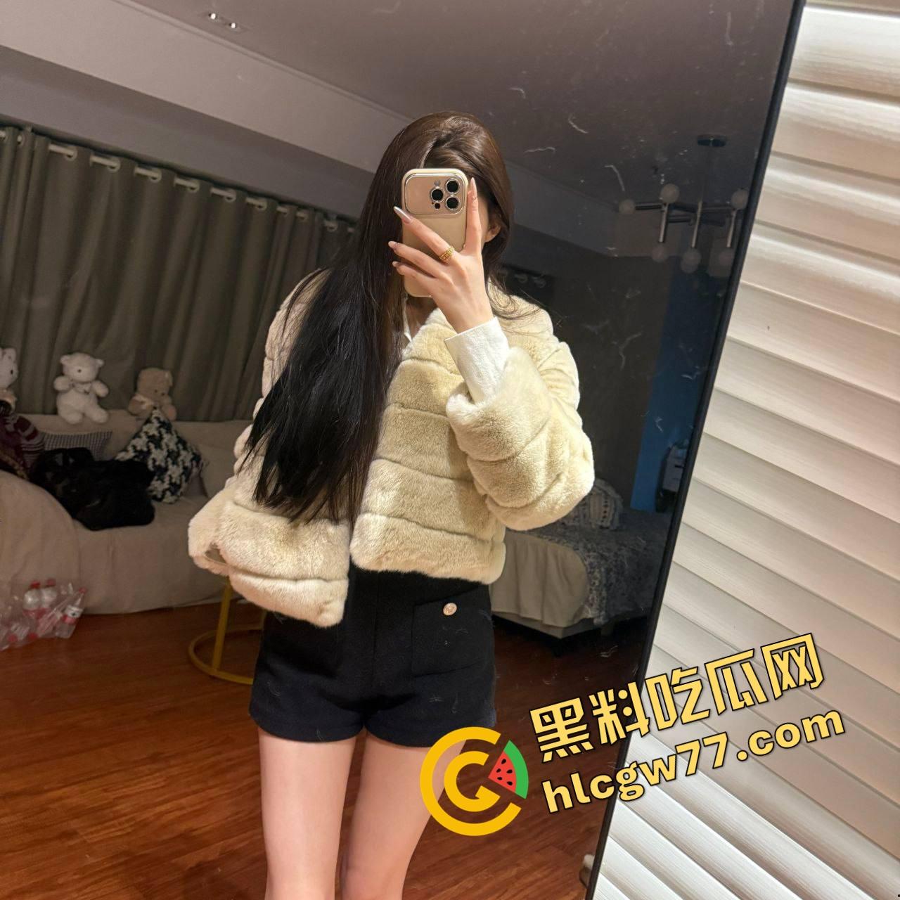 重庆御姐护士『图米海』被开盒，穿情趣抠逼拍片流出，腿长屁股翘骚话说得贼带劲，这女的男人全看哭了！  第4张