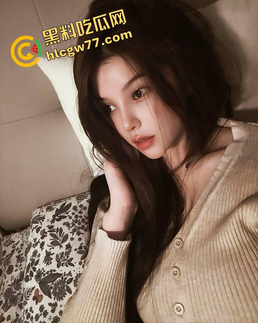 重庆御姐护士『图米海』被开盒，穿情趣抠逼拍片流出，腿长屁股翘骚话说得贼带劲，这女的男人全看哭了！  第9张