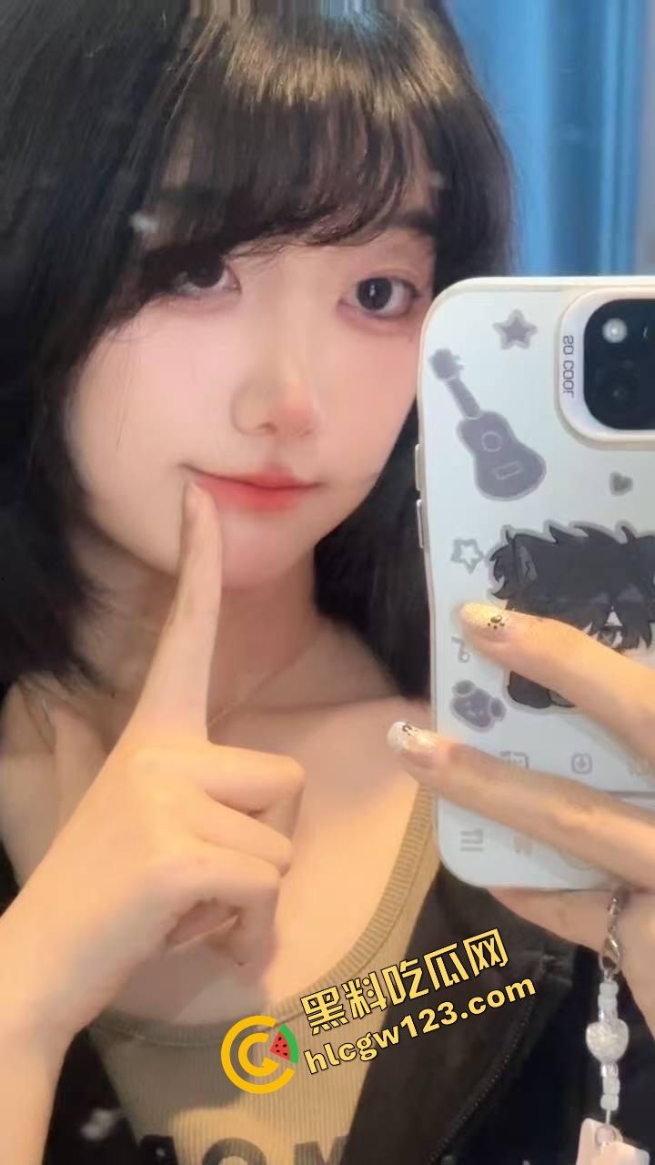 河北龟男自带剧本，老婆想被别的男人操，亲自安排单男上门，酒店3P玩成绿帽淫妻淫语调教局！  第3张