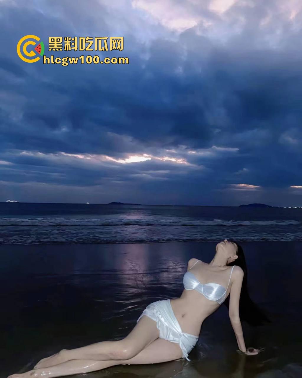 调教大神操翻00后极品嫩妹，肛塞捆绑深喉全套调教，前凸后翘嫩穴被掰开腿无套狂抽！  第1张